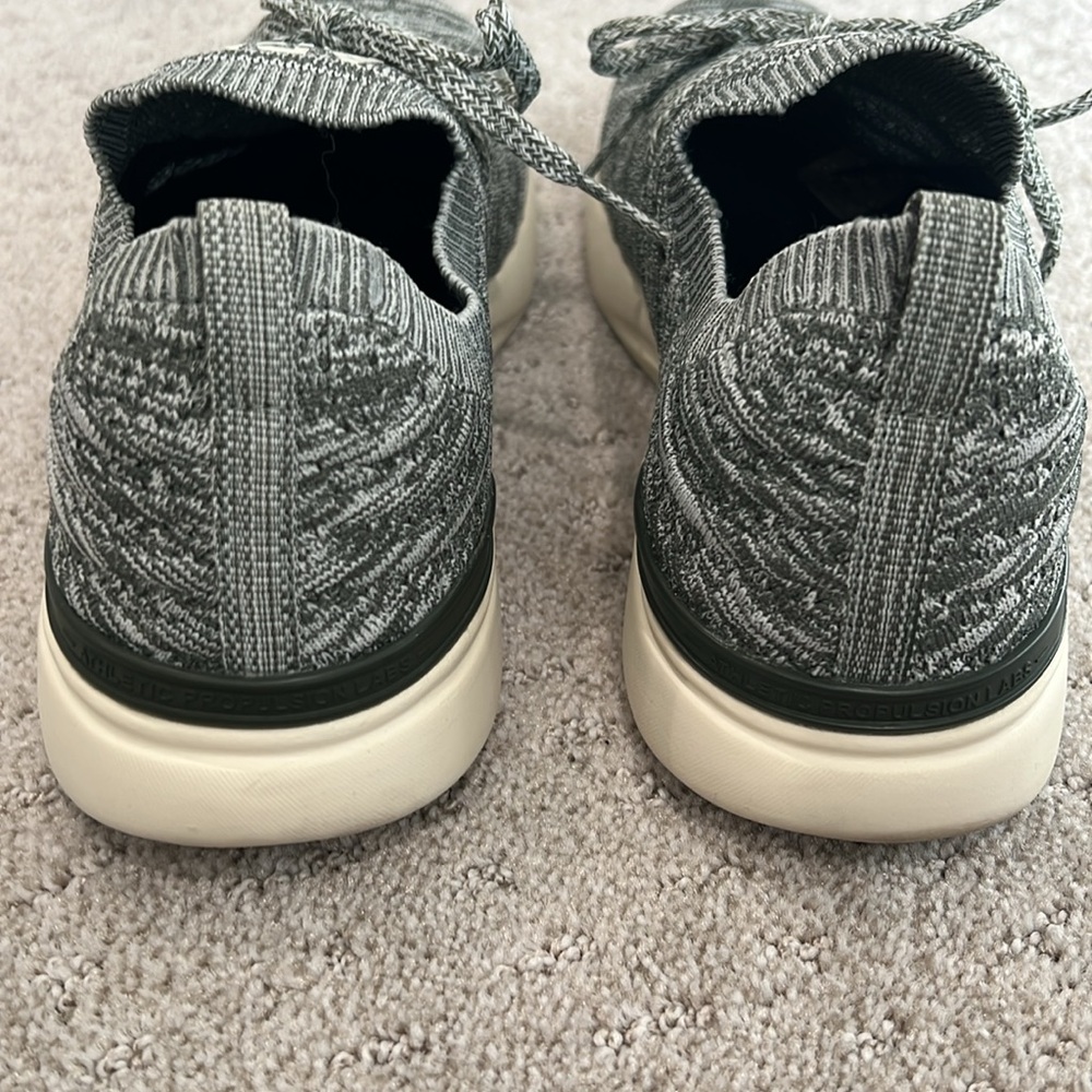APL mesh weave pull on athletic shoes - EUC - size 9.5 - Picture 8 of 8